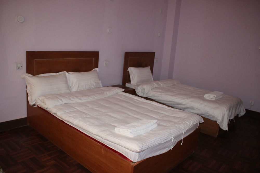 Ostello Famous House Kathmandu Esterno foto