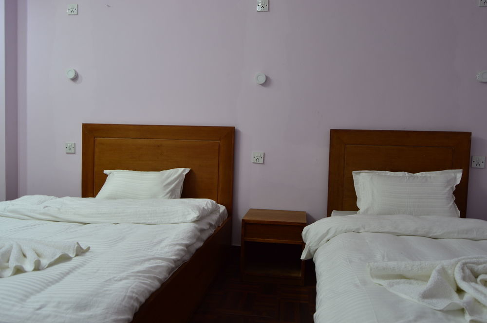 Ostello Famous House Kathmandu Esterno foto