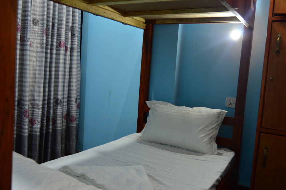Ostello Famous House Kathmandu Esterno foto
