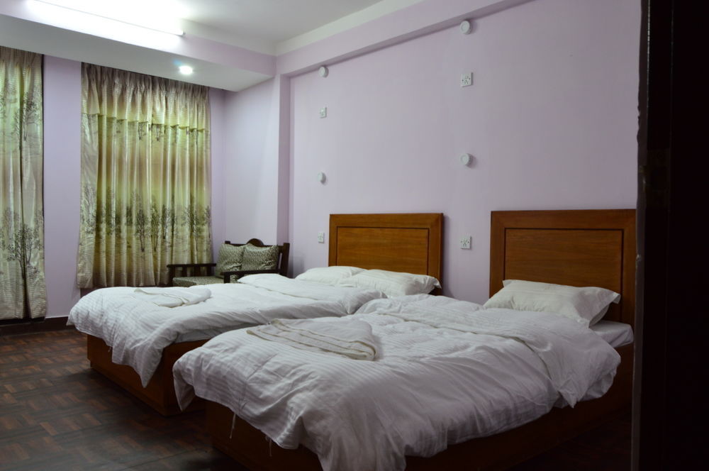Ostello Famous House Kathmandu Esterno foto
