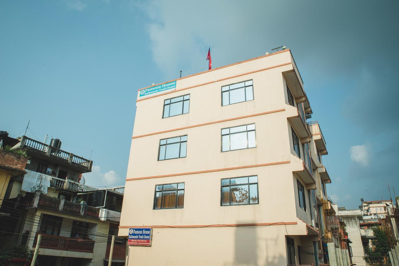 Ostello Famous House Kathmandu Esterno foto