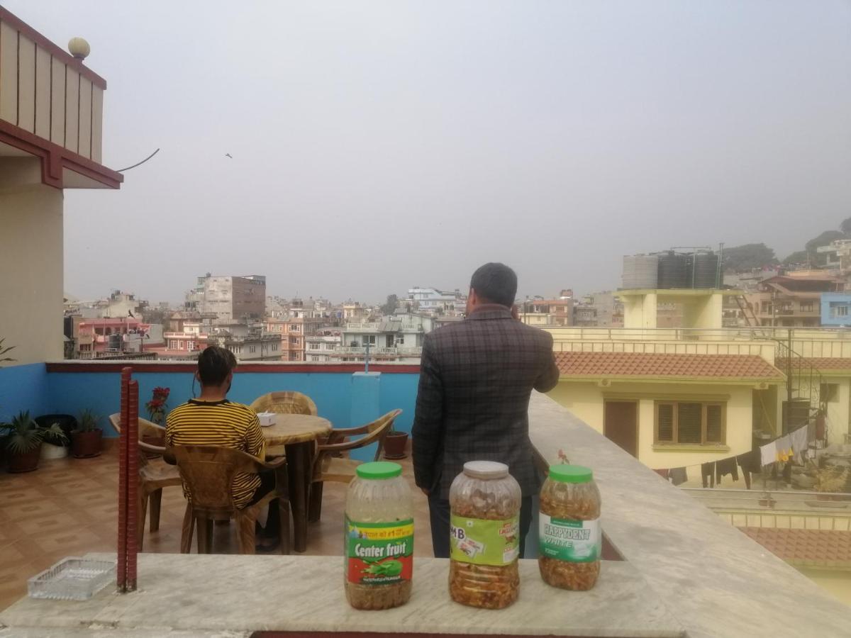 Ostello Famous House Kathmandu Esterno foto